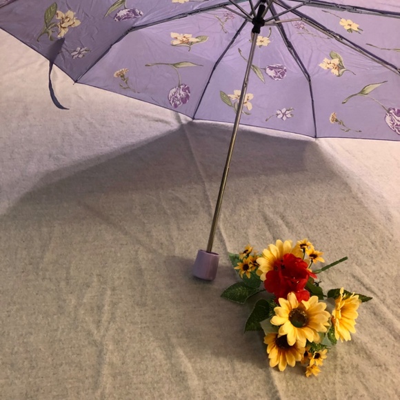 NWOT - Lovely Lavender Floral Umbrella - Picture 3 of 16